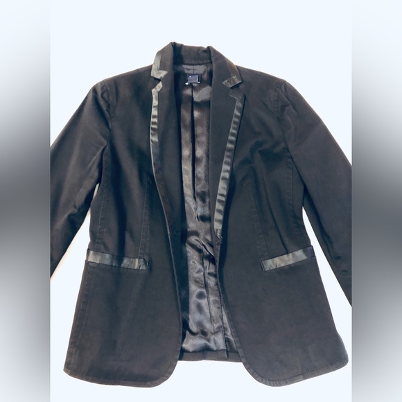 Gap Tuxedo Style Blazer - Picture 3 of 6